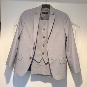 3 Piece Boys Calvin Klein suit. Size 10 Boys
